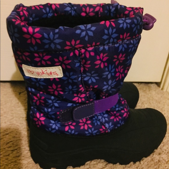 Brand new winter boots for girls - Picture 2 of 5